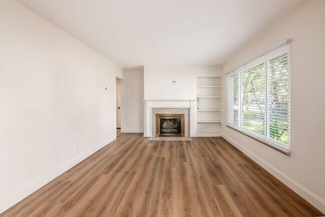 Building Photo - Cute Cape Cod with Great Location in Upper Arlington!