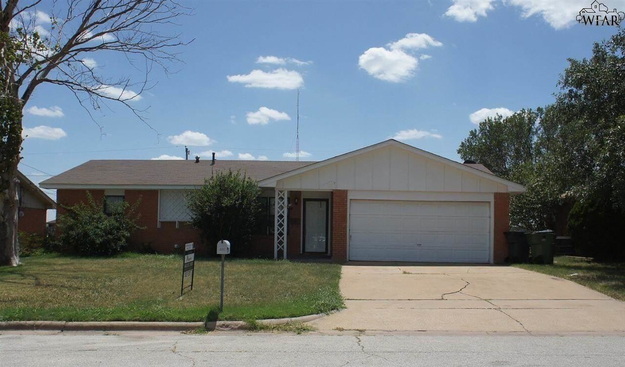 1233 Glendora Dr, Wichita Falls, TX 76302 House Rental in Wichita