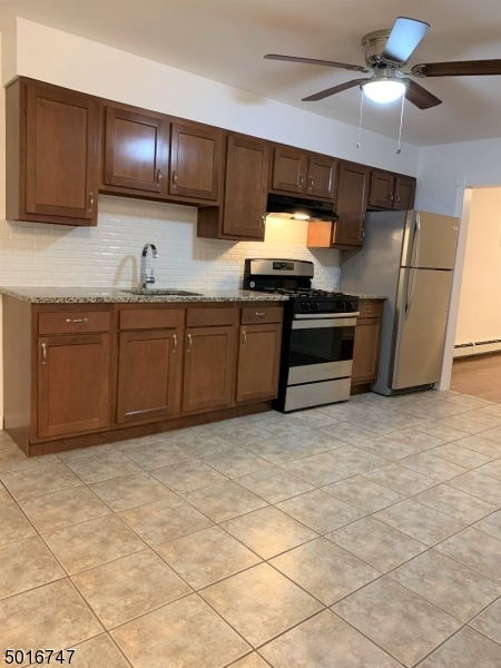 Primary Photo - 553 4th Ave