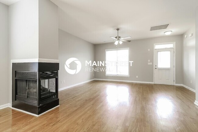 Foto del edificio - 3 Bedroom Pet-Friendly Home in CLAYTON, NC with Main Street Renewal