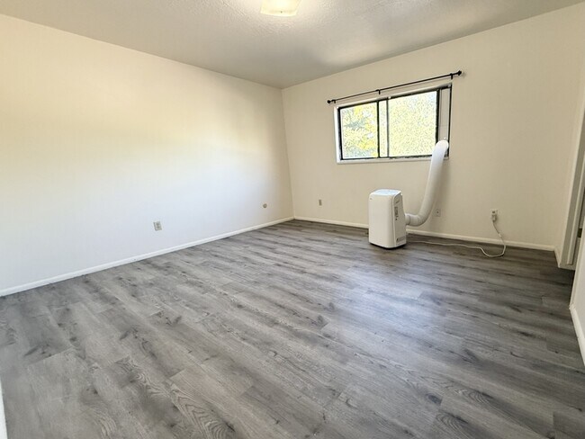 Foto del edificio - 445 E 800 N St