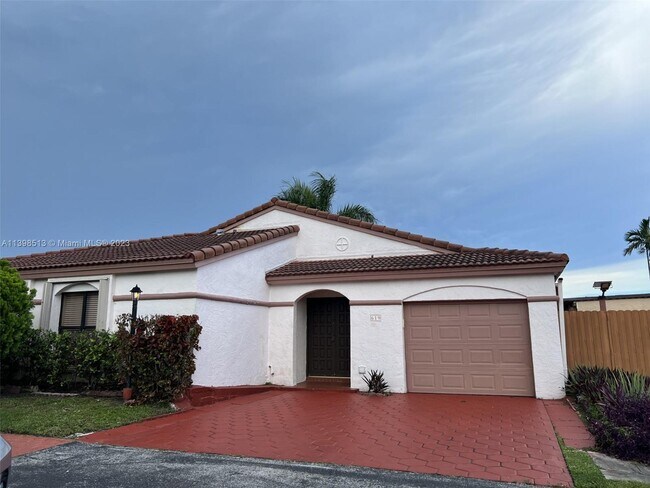 Foto del edificio - 619 SW 87th Pl
