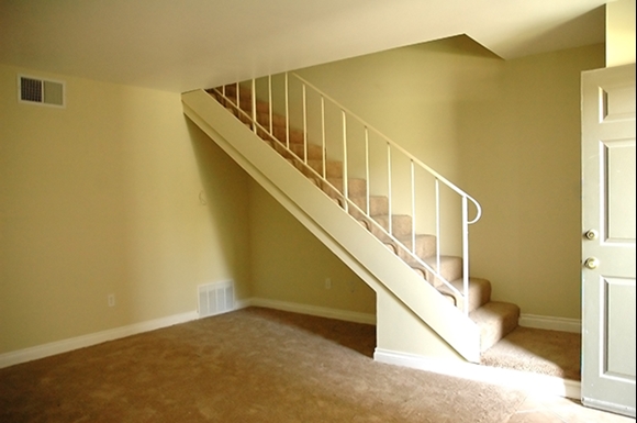 Living Room - 660 Claraday