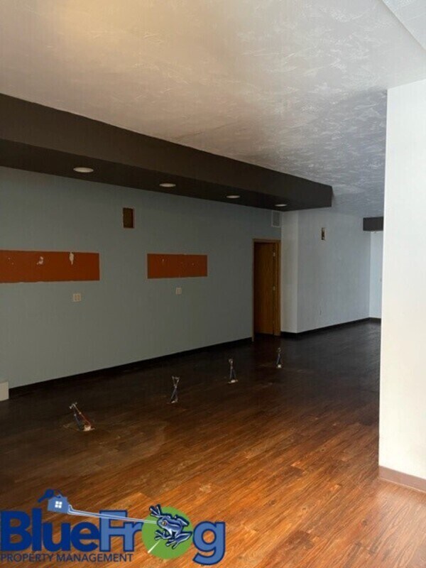 Foto del edificio - 110 S Main St
