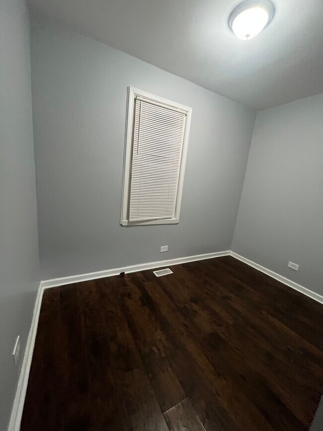 Foto del edificio - 8253 S Brandon Ave