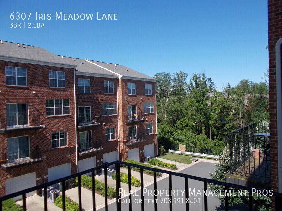 Foto del edificio - 6307 Iris Meadow Ln