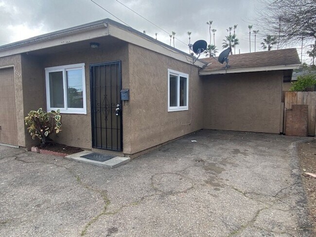 Foto del edificio - 8320-8322 Fresno Avenue