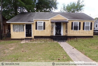 Building Photo - 1925 Wingfield Cir