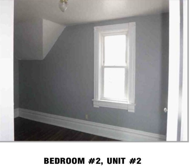 Building Photo - 918 5th Ave