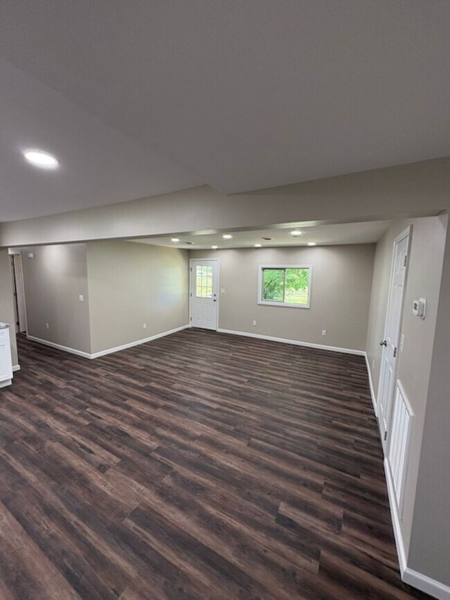 Foto del edificio - 844 Bales Rd