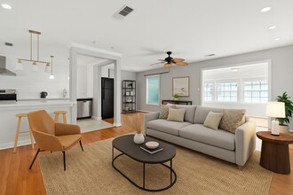 Building Photo - 2824 Briarhurst Dr