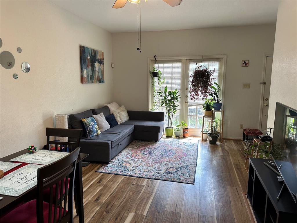 Foto principal - 8055 Cambridge St