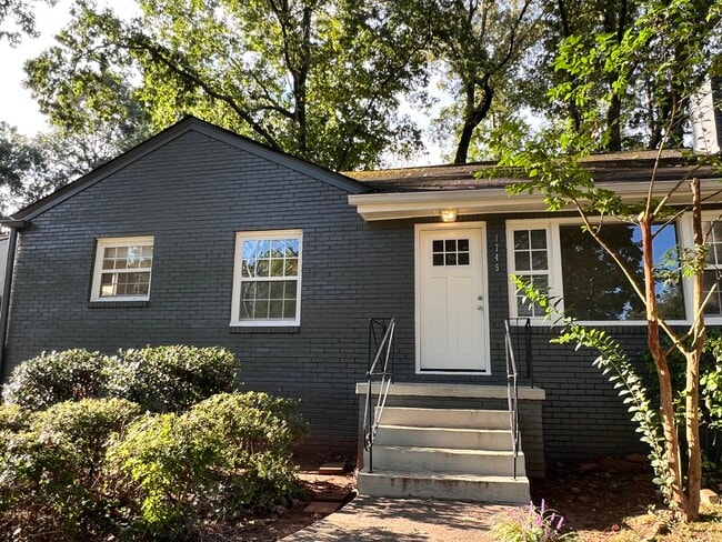Building Photo - 1745 Donnalee Ave SE