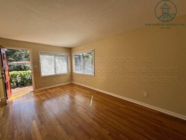 Building Photo - Adorable Two Bedroom Pacific Grove Home