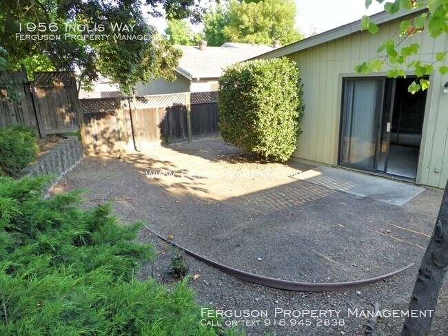 Foto del edificio - Roseville Duplex in a Great Location