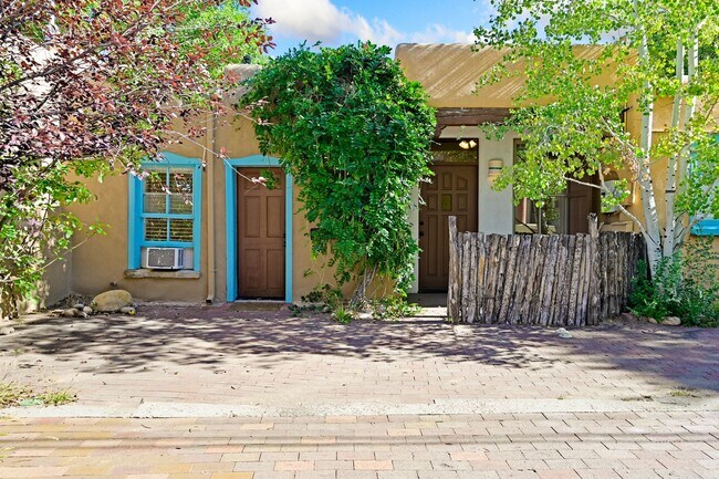 Foto del edificio - Classic Adobe in the Heart of Santa Fe’s D...