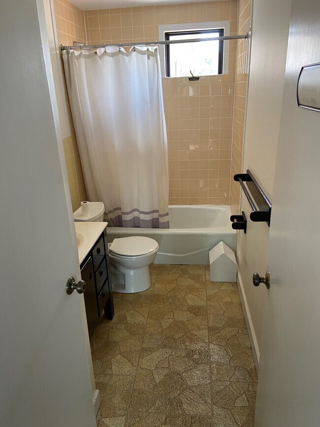 1383 Washington St Unit 3, Newton, MA 02465 Apartments in Newton, MA