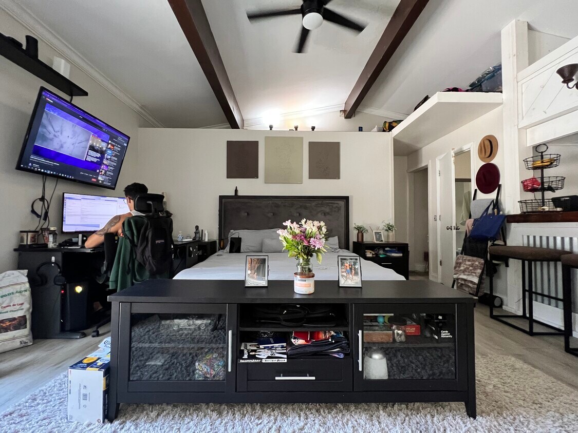 Foto principal - 4563 Mathis St