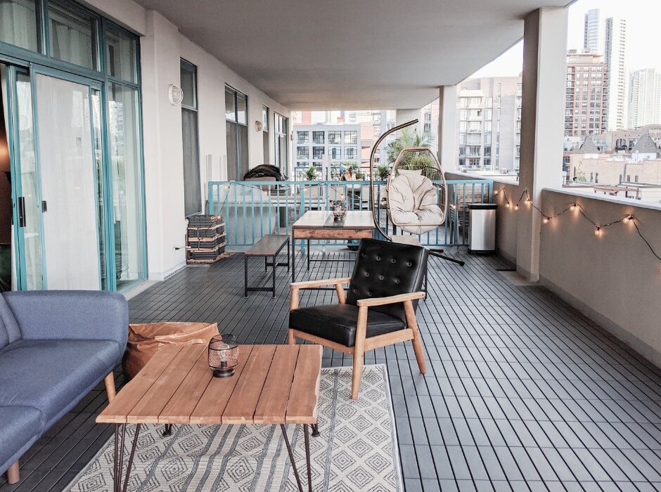 Large Terrace - Great for hosting - 340 W Superior St