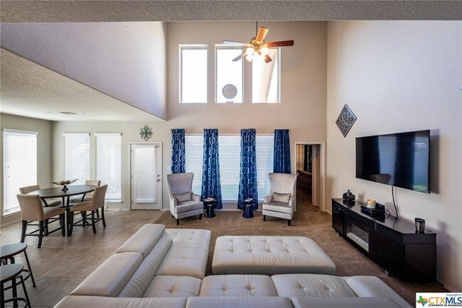 Building Photo - 2116 Mill Valley
