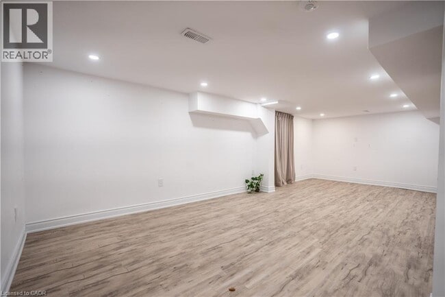 Building Photo - 23 Thorley Dr