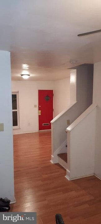 Building Photo - 2516 Lauretta Ave