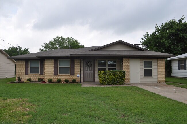 Foto del edificio - 817 Mulkey Ln