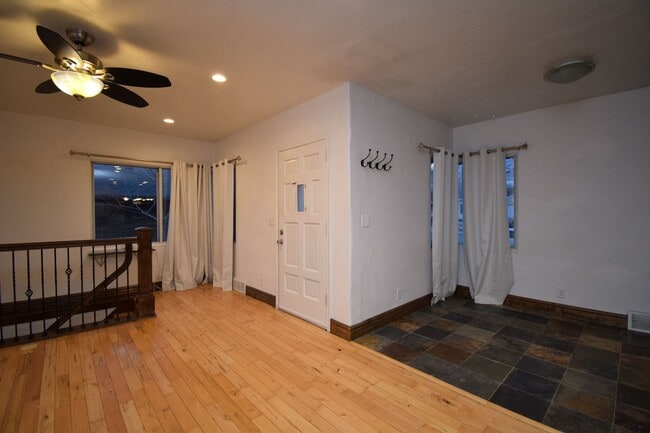 Building Photo - Bright & Updated 3 Bed Near Sugarhouse!!