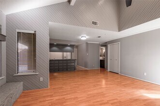 Building Photo - 514 Hickory Dr