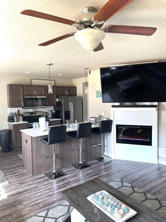 Foto principal - 753 NE Conner Ct