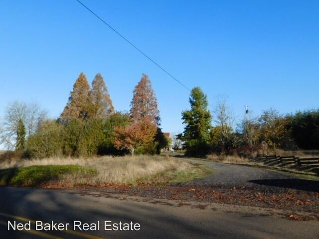 Foto del edificio - 44109 W McCully Mountain Rd