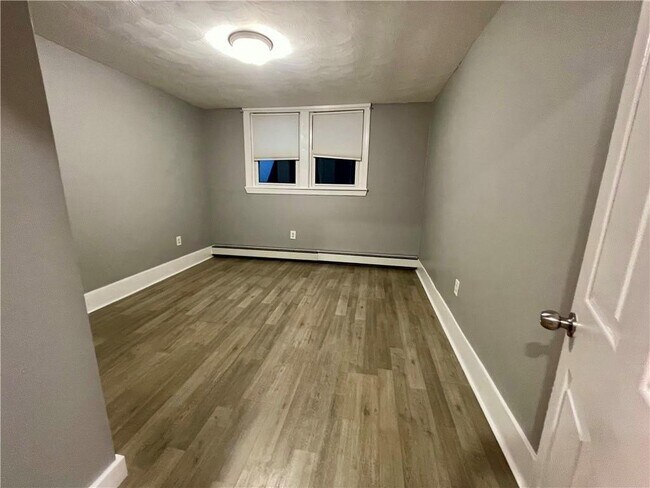 Foto del edificio - 36 Highland St