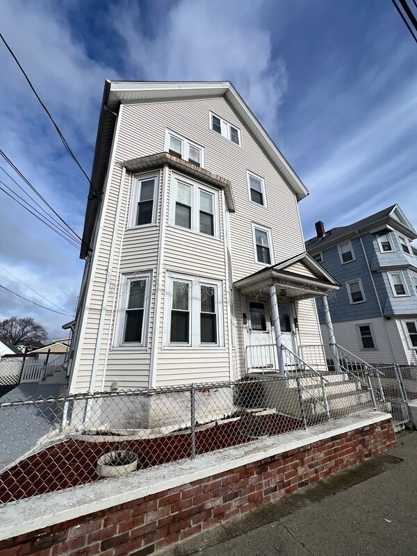 Building Photo - 58 Benefit St