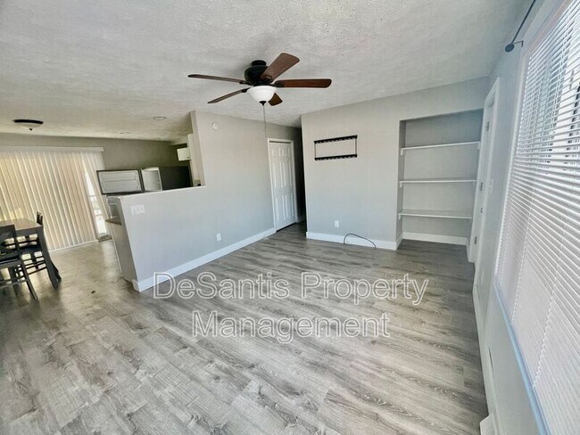 Building Photo - 6313 Crestview Dr