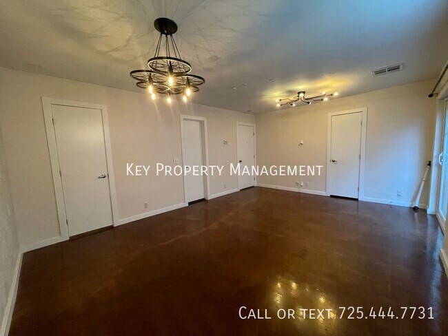 Foto del edificio - One-of-a-kind 2 bedroom, 2.5 bathroom town...