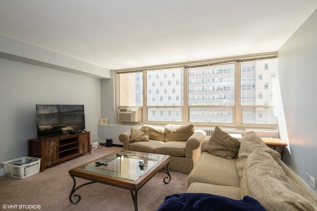Building Photo - 3950 N Lake Shore Dr