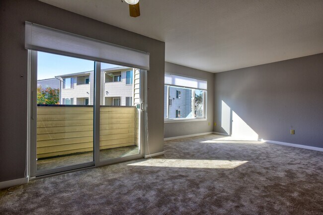 Foto del edificio - Ballinger Way Condo