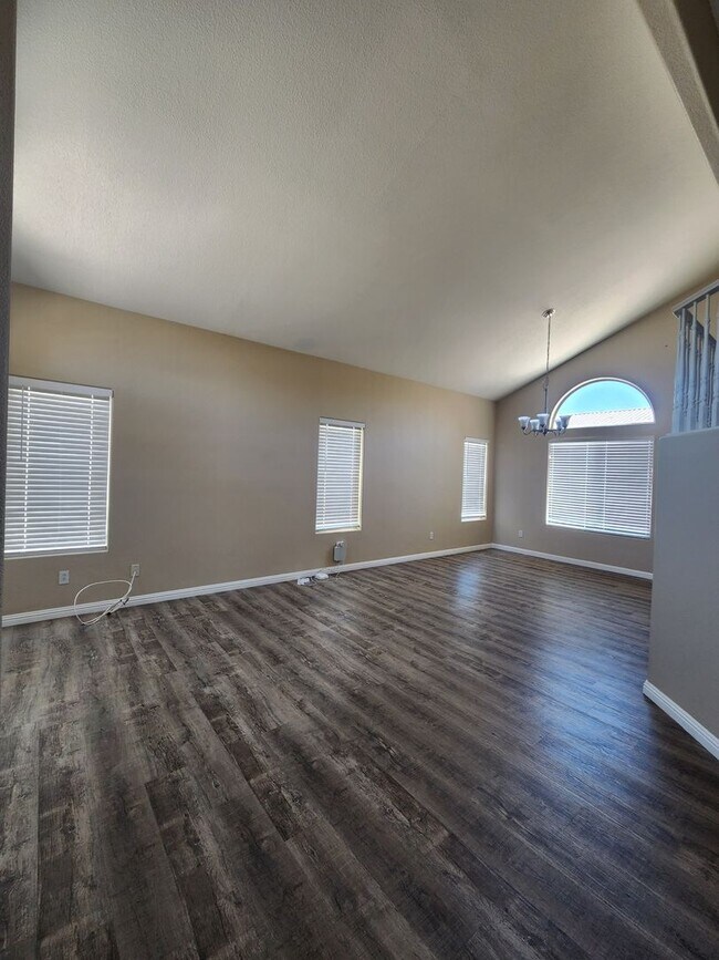 Building Photo - 7748 Cascade Bluffs Ct