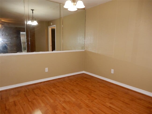 Building Photo - 10767 Braes Bend Dr
