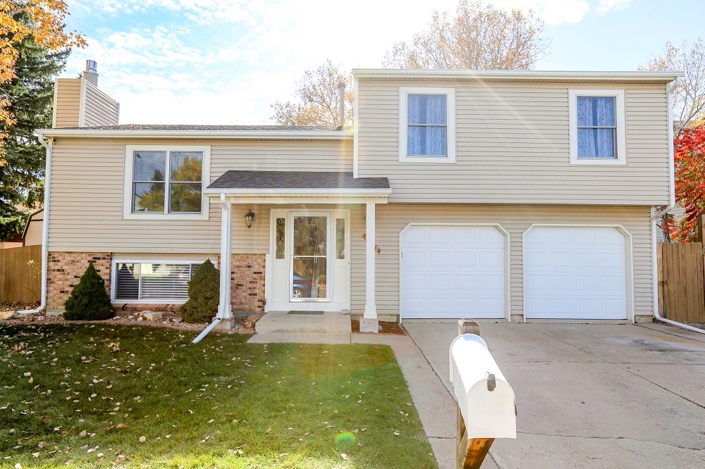 Foto principal - 10490 Newcombe St
