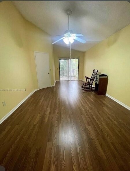 Foto del edificio - 739 Holly St