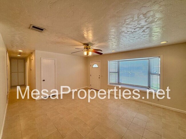 Foto del edificio - 12527 Reed Ave