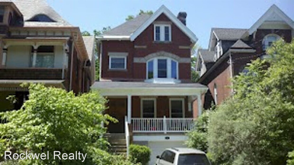 Primary Photo - 5 br, 2.5 bath House - 1038 Murrayhill Avenue
