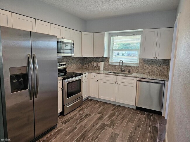 Building Photo - 3 br, 2 bath House - 3418 W Grace Street