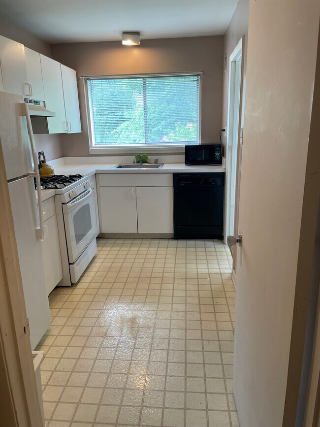 Foto del edificio - 10638 Weymouth St