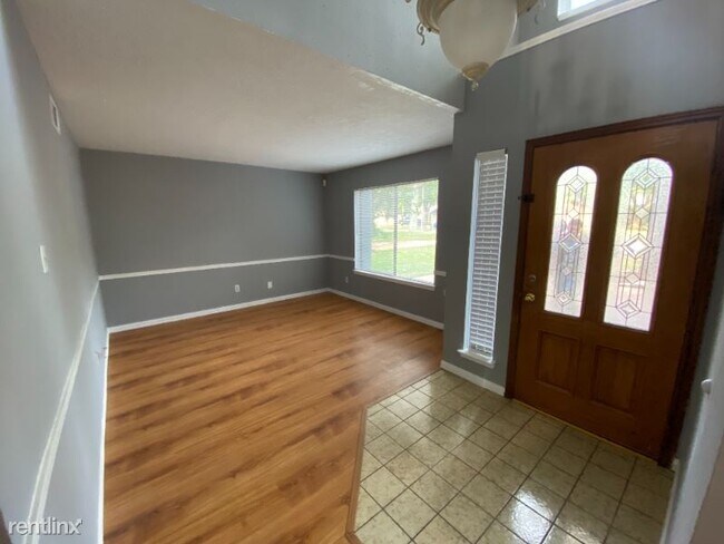 Building Photo - 4 br, 2.5 bath House - 13327 Scamp Dr