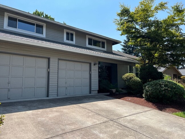 Building Photo - Elegant Four Bedroom Home