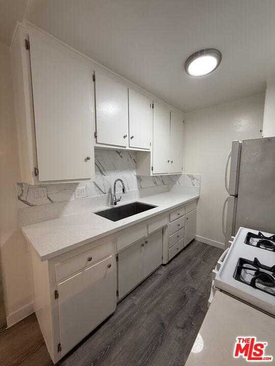 Foto del edificio - 5811 Harold Way