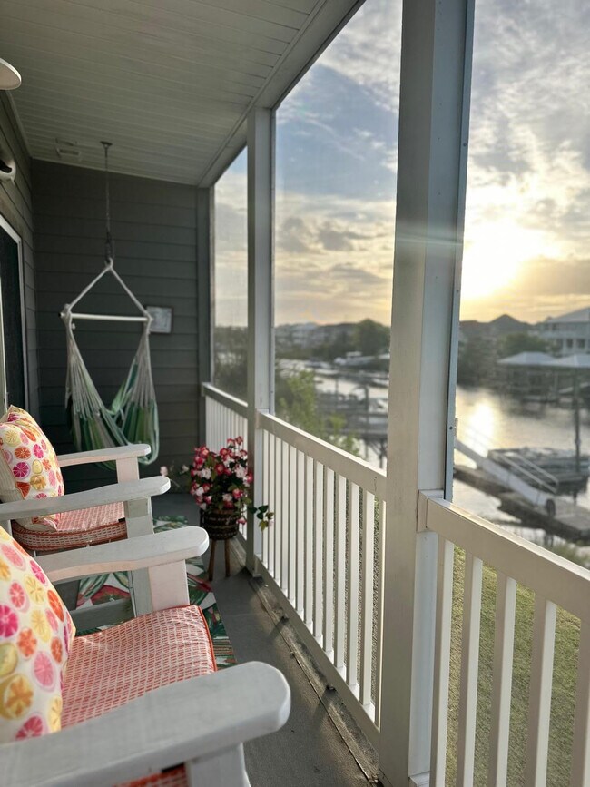Building Photo - 4520 N Plantation Harbour Dr