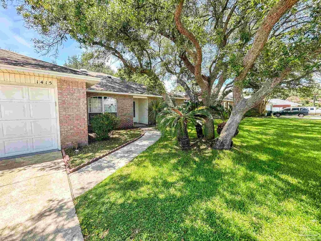 Foto principal - 1415 Tender Oaks Ln